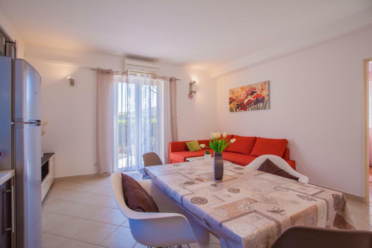 Apartman Madlen Đảo Đảo Cres Ngoại thất bức ảnh