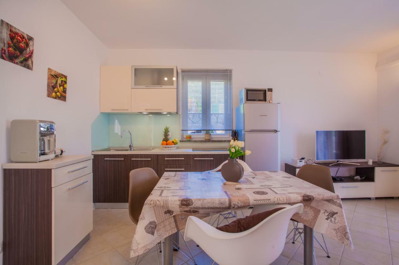 Apartman Madlen Đảo Đảo Cres Ngoại thất bức ảnh