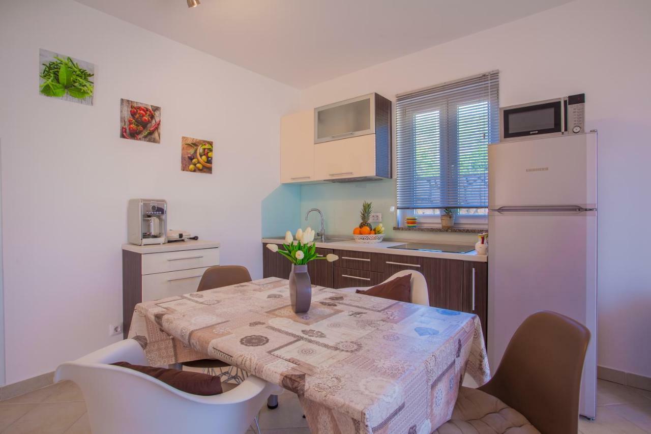 Apartman Madlen Đảo Đảo Cres Ngoại thất bức ảnh