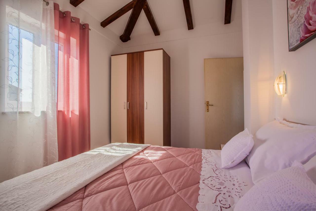 Apartman Madlen Đảo Đảo Cres Ngoại thất bức ảnh